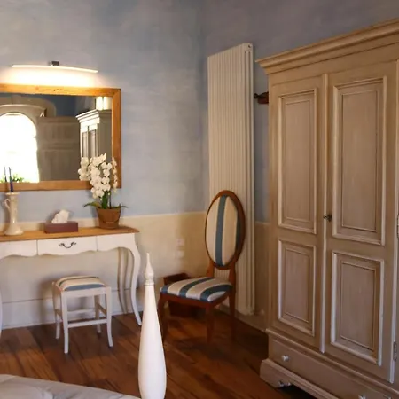 Il Mastio Di Spedaletto Couette-café 4*