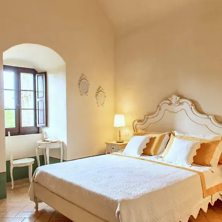 Couette-café Il Mastio Di Spedaletto 4*