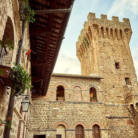 Couette-café Il Mastio Di Spedaletto 4*