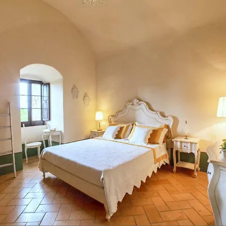 Il Mastio Di Spedaletto Couette-café